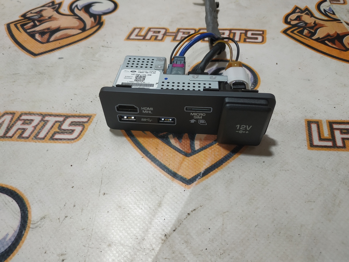 LR114028 Роз'єм USB+SIM+HDMI центральної консолі Range Rover Velar L560 (2018-) Б/В